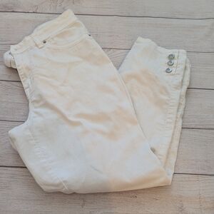 N62 signature Preppy white ankle jeans. Size 10. Clean Girl Aesthetic